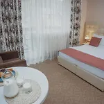 Hotel&restaurant Premium Club 3* 야렘체