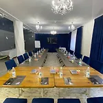 Hotel&restaurant Premium Club ホテル 3*