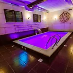 Hotel&restaurant Premium Club 호텔 3*