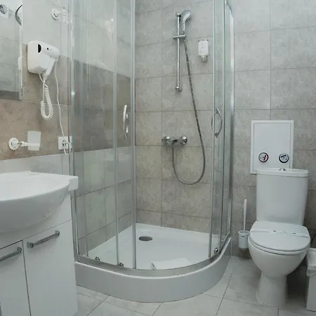 מלון Hotel&restaurant Premium Club