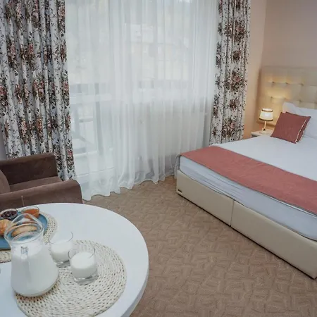 Hotel&restaurant Premium Club 3* ירמכה