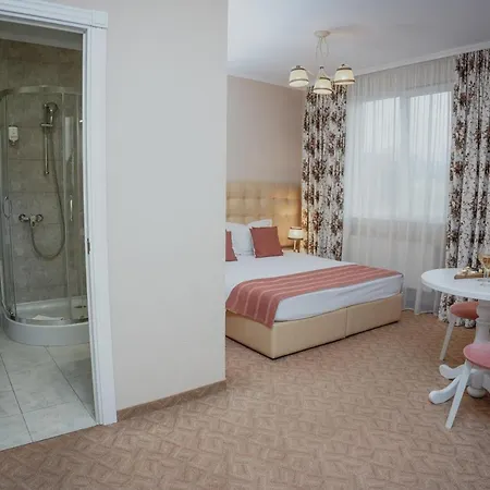 מלון Hotel&restaurant Premium Club