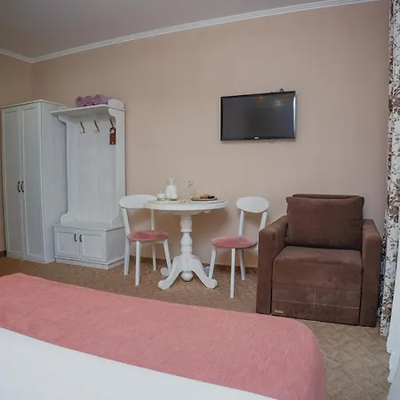 מלון Hotel&restaurant Premium Club 3*