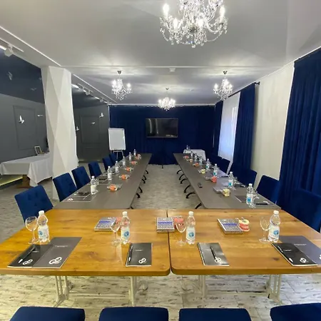 Hotel&restaurant Premium Club 호텔 3*