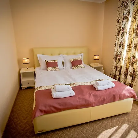 Hotel&restaurant Premium Club מלון 3*