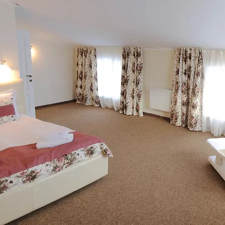 Hotel&restaurant Premium Club 3* Jaremtsche