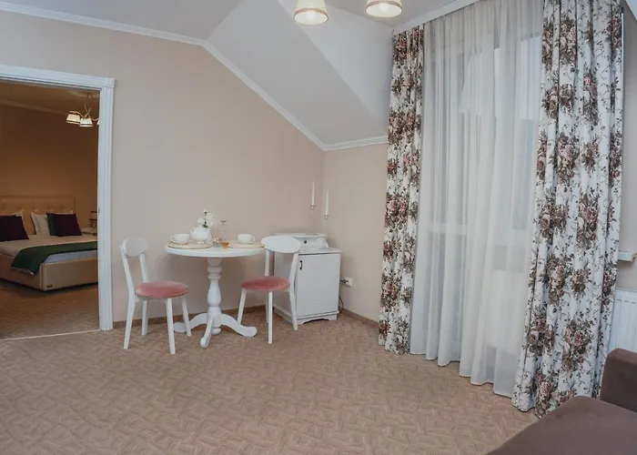 Hotel&restaurant Premium Club מלון 3*